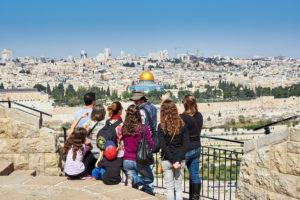 Booking.comin kysely: Hengelliset matkakohteet kiinnostavat turisteja