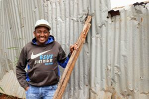 Toivon tarina: Entinen huumeaddikti ja rikollinen auttaa Nairobin vähäosaisia