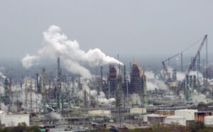 Amerikkalainen öljy-yhtiö haastoi ilmastonmuutostoimia vaatineita osakkaitaan oikeuteen